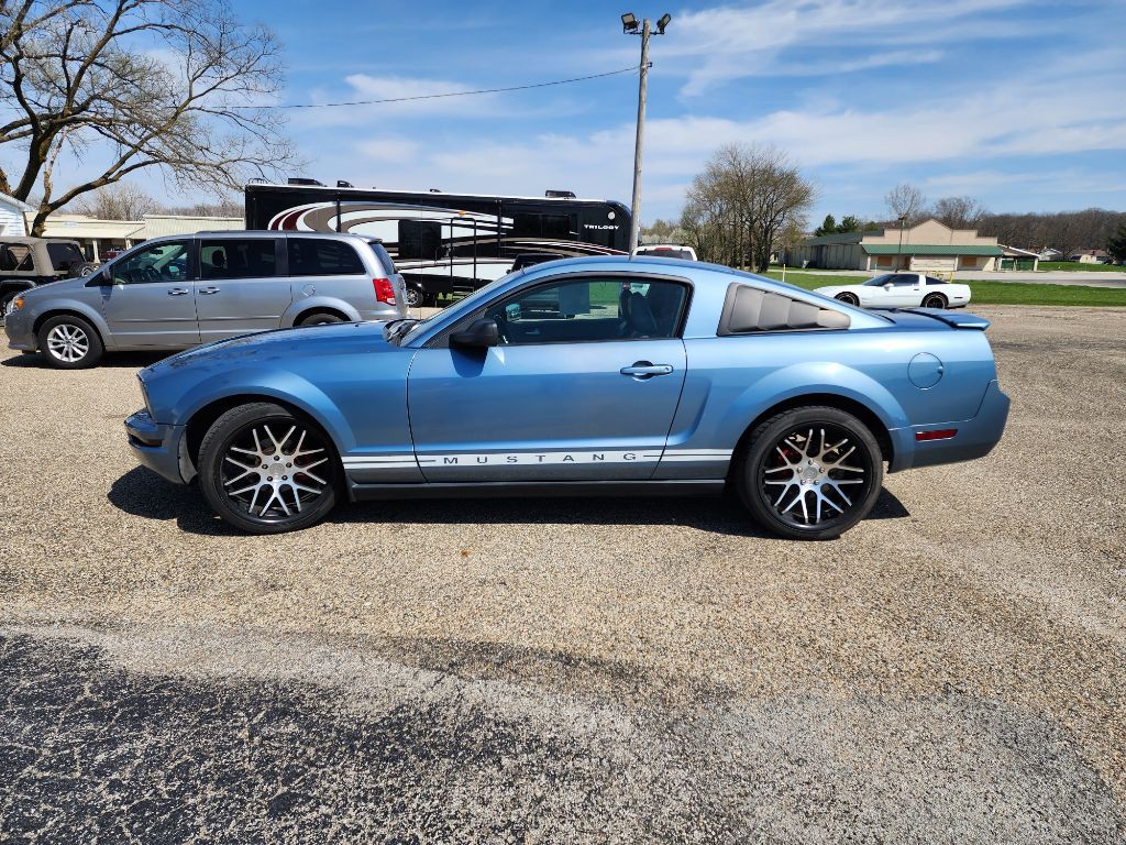 2007 Ford Mustang Image 9