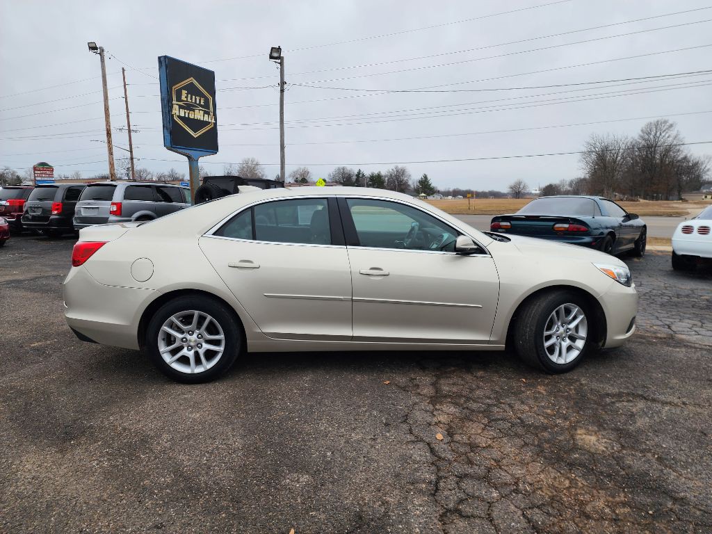 2015 Chevrolet Malibu Image 4