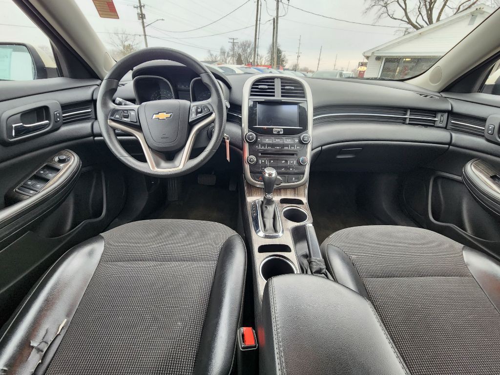 2015 Chevrolet Malibu Image 13