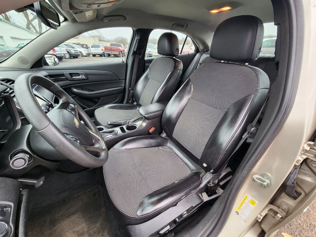 2015 Chevrolet Malibu Image 14