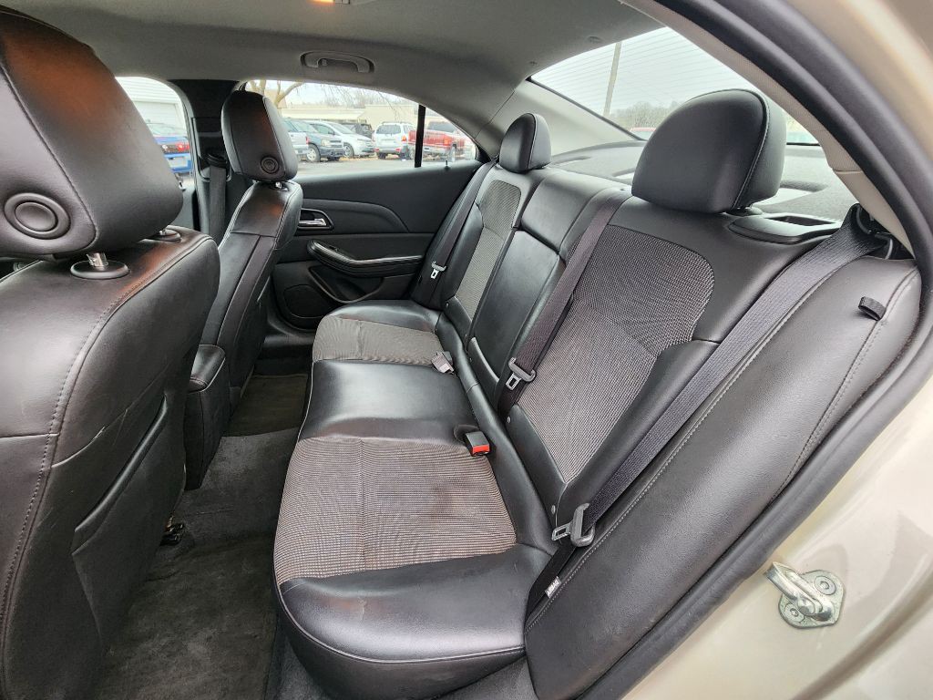 2015 Chevrolet Malibu Image 16