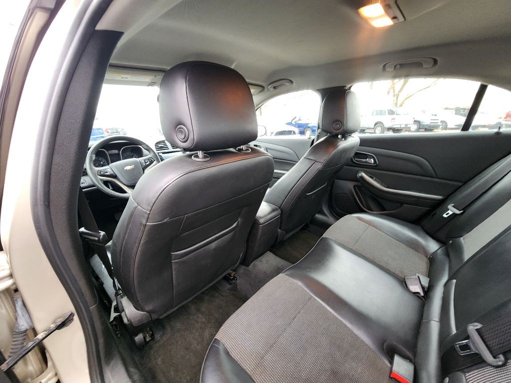 2015 Chevrolet Malibu Image 18