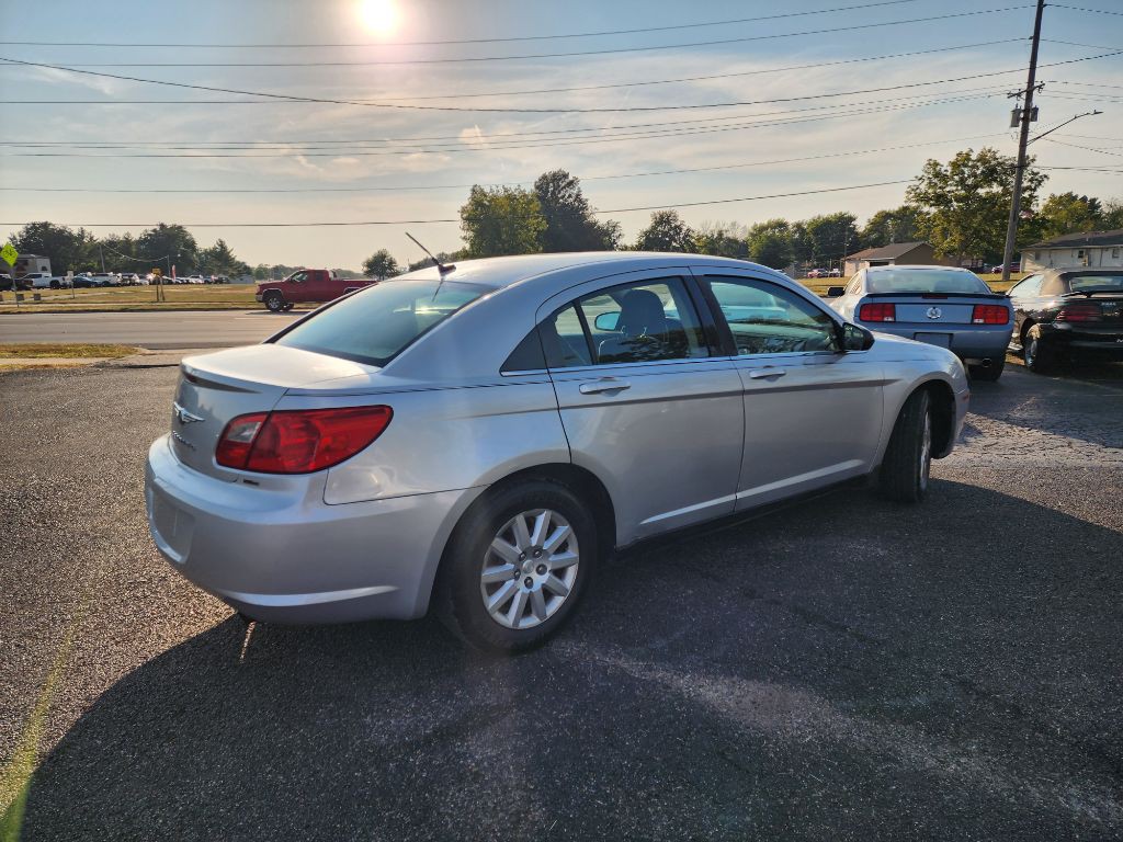 2010 Chrysler Sebring Image 3
