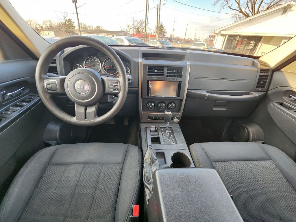 2012 Jeep Liberty Image 14