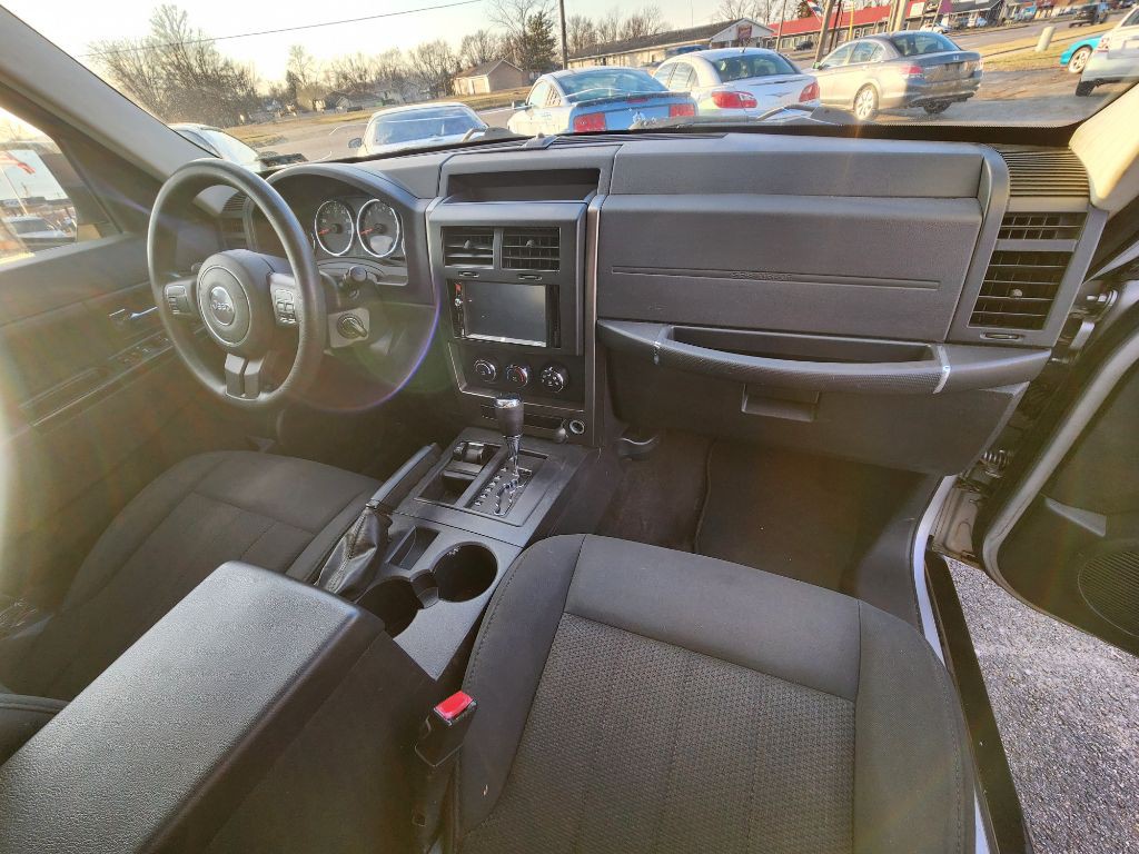2012 Jeep Liberty Image 15