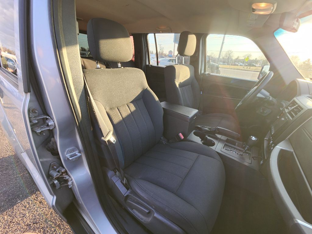 2012 Jeep Liberty Image 16