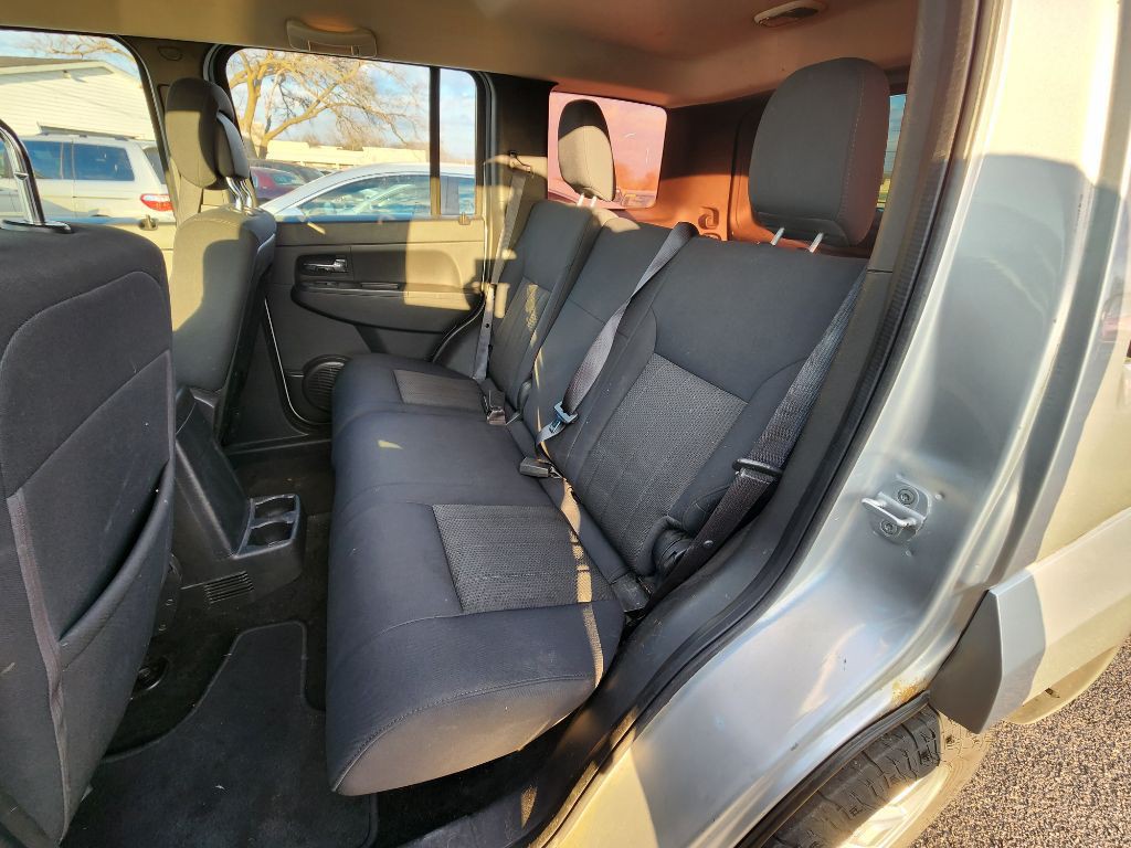 2012 Jeep Liberty Image 18