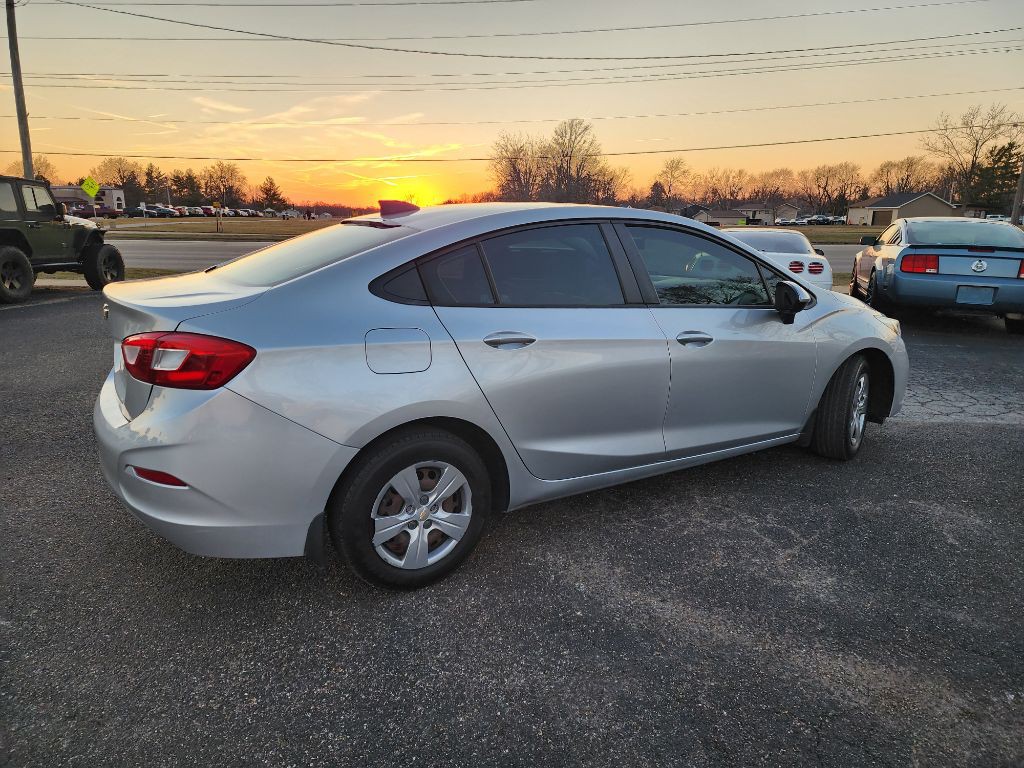 2017 Chevrolet Cruze Image 4
