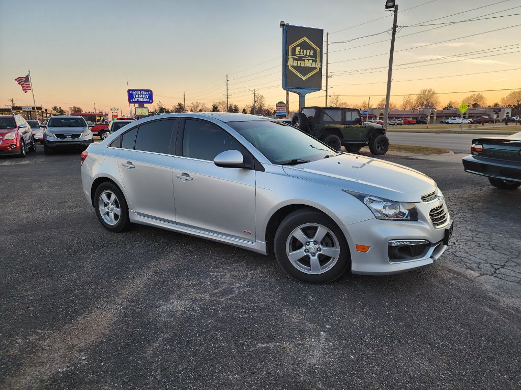 2015 Chevrolet Cruze Image 2