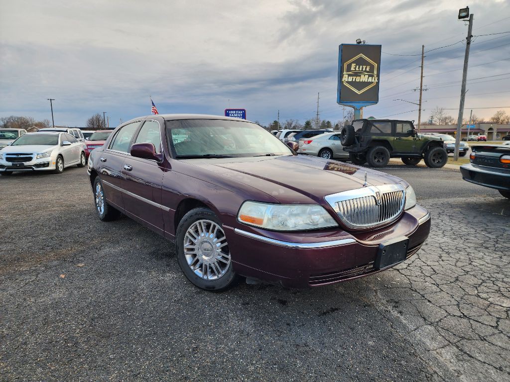 2008 Lincoln Town Car Image 1