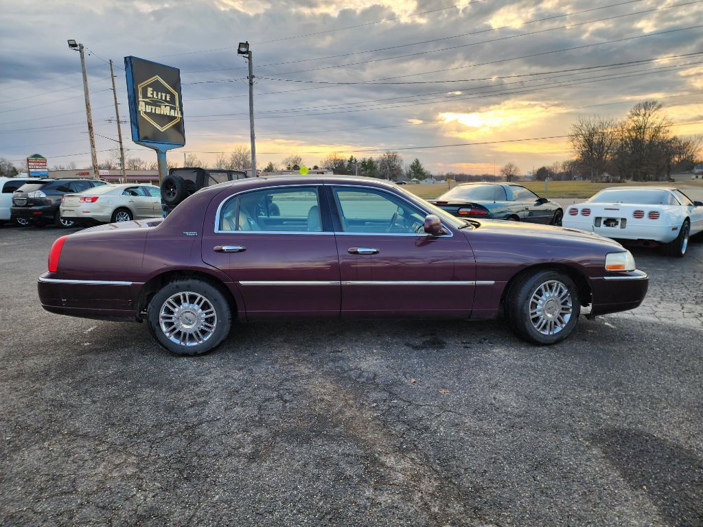 2008 Lincoln Town Car Image 3