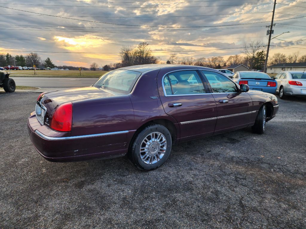 2008 Lincoln Town Car Image 4