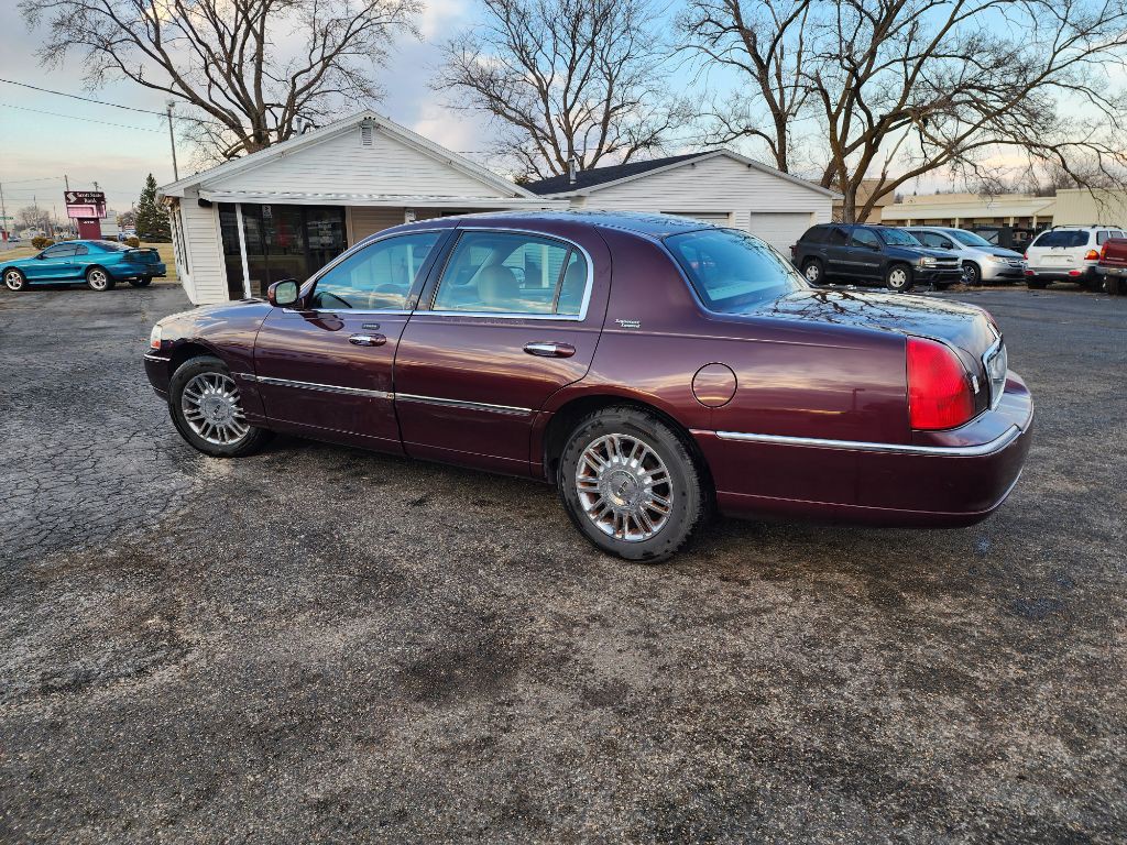 2008 Lincoln Town Car Image 8