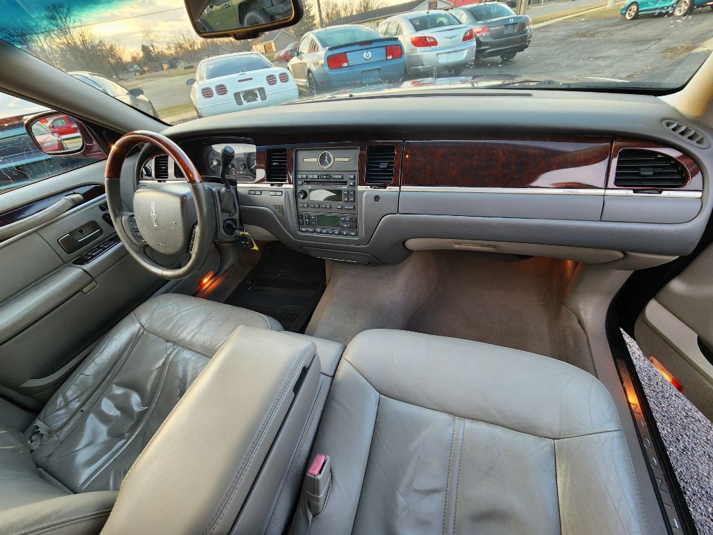 2008 Lincoln Town Car Image 16