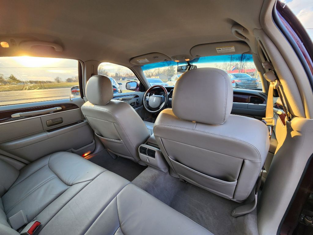 2008 Lincoln Town Car Image 20