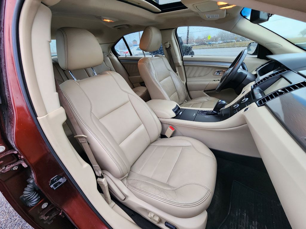 2015 Ford Taurus Image 16