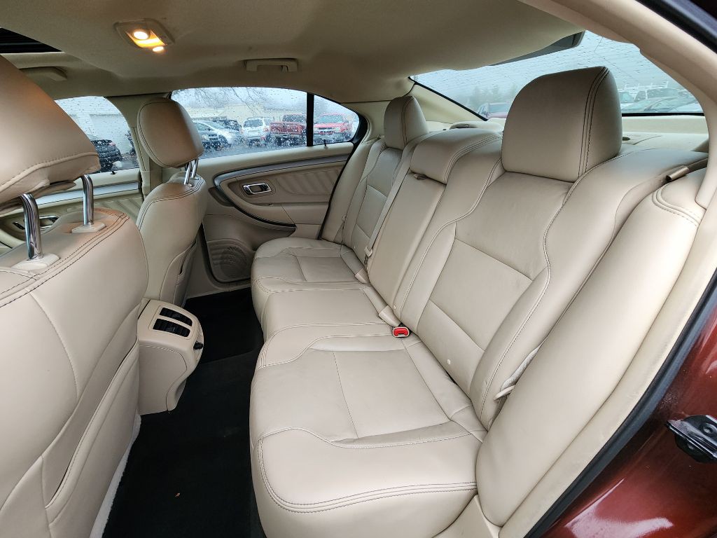 2015 Ford Taurus Image 17