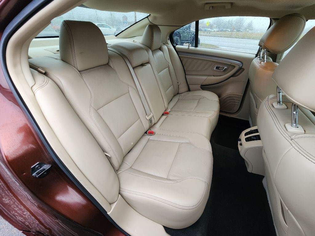 2015 Ford Taurus Image 19