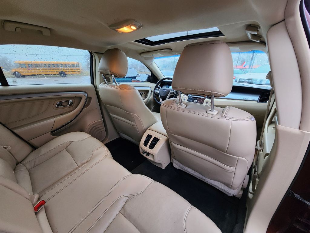 2015 Ford Taurus Image 20