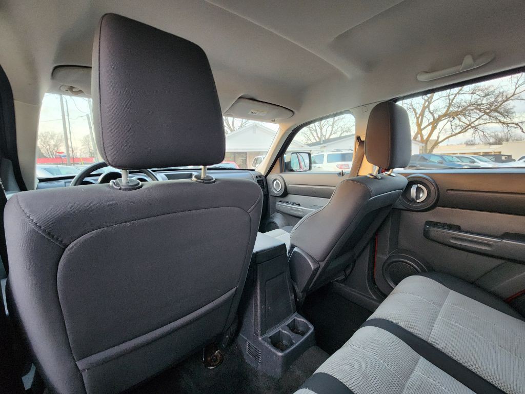 2008 Dodge Nitro Image 18