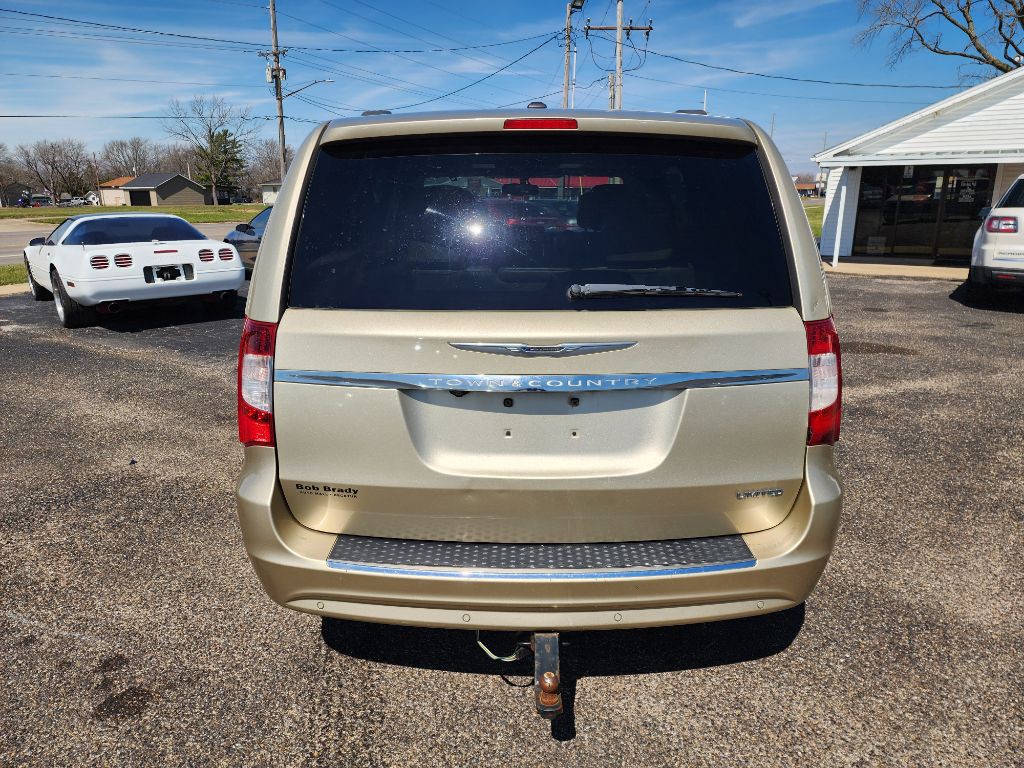 2012 Chrysler Town & Country Image 6