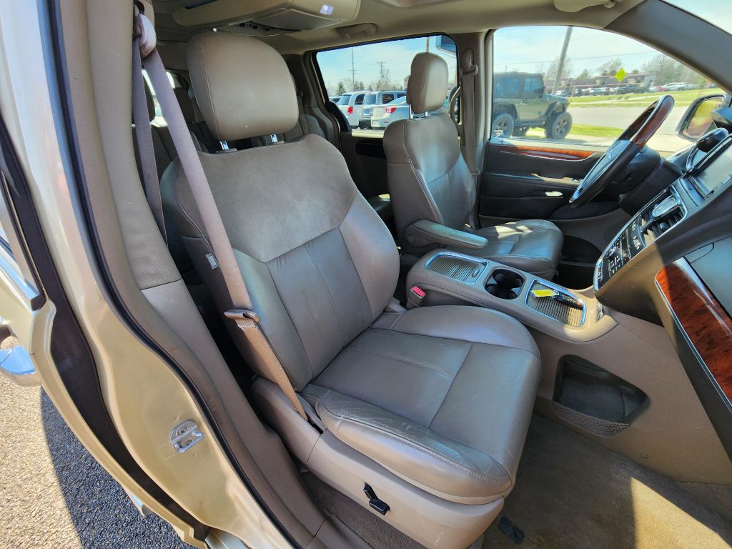 2012 Chrysler Town & Country Image 16