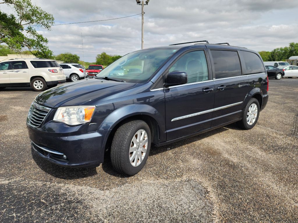 2013 Chrysler Town & Country Image 9