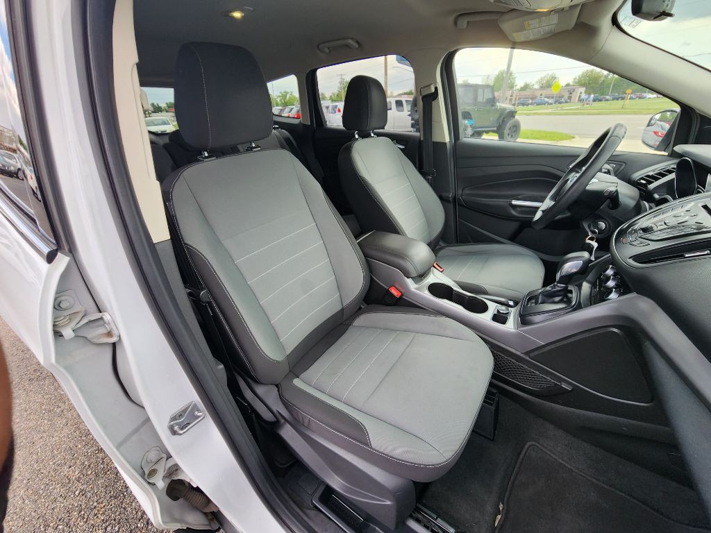 2016 Ford Escape Image 16