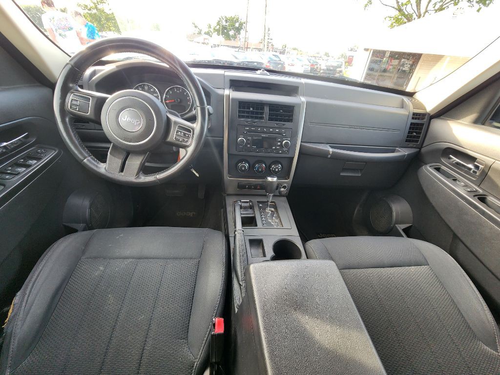 2011 Jeep Liberty Image 13