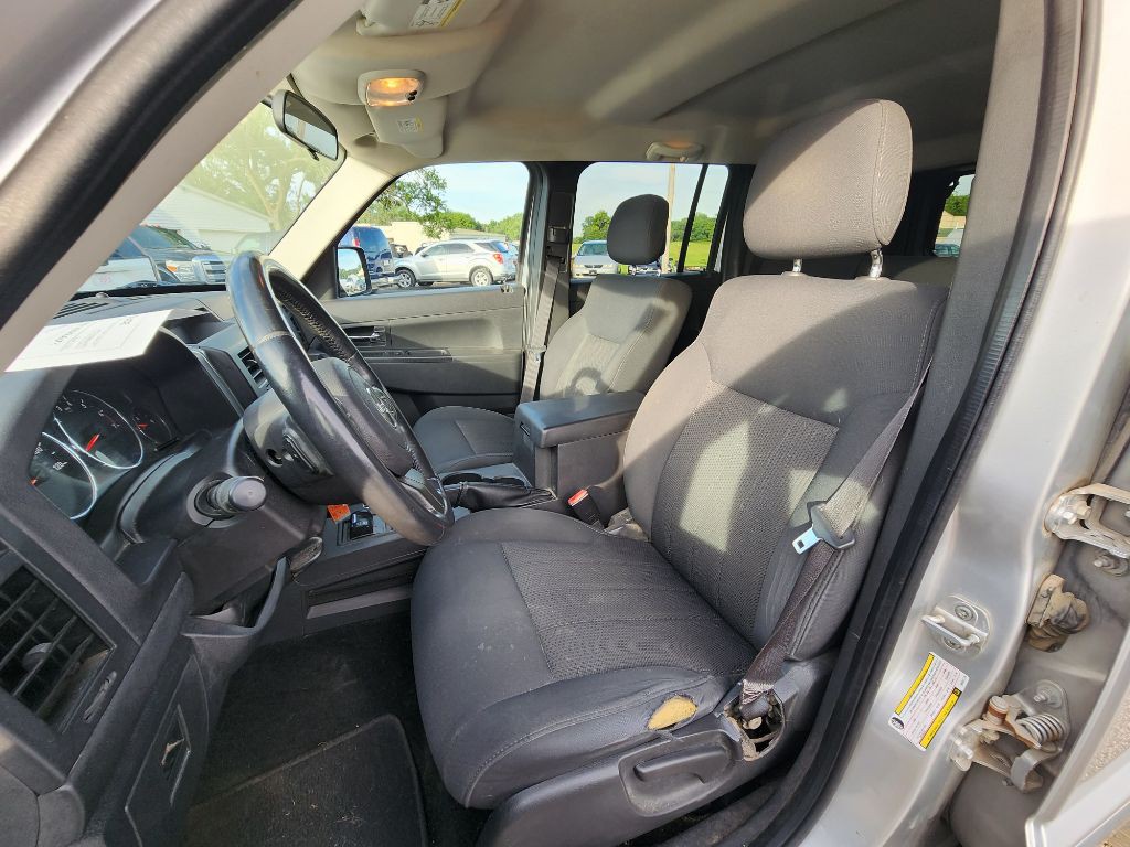 2011 Jeep Liberty Image 14