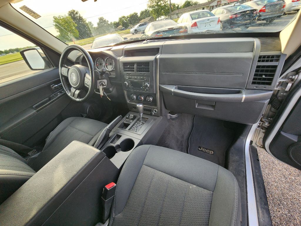 2011 Jeep Liberty Image 15