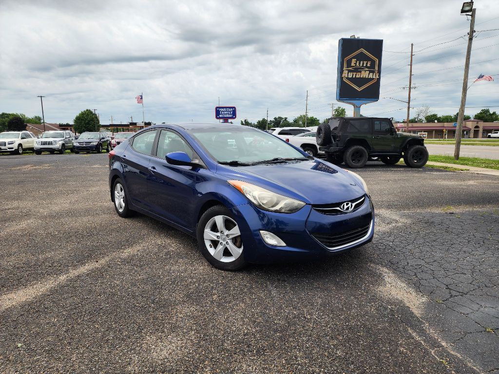2013 Hyundai Elantra Image 1
