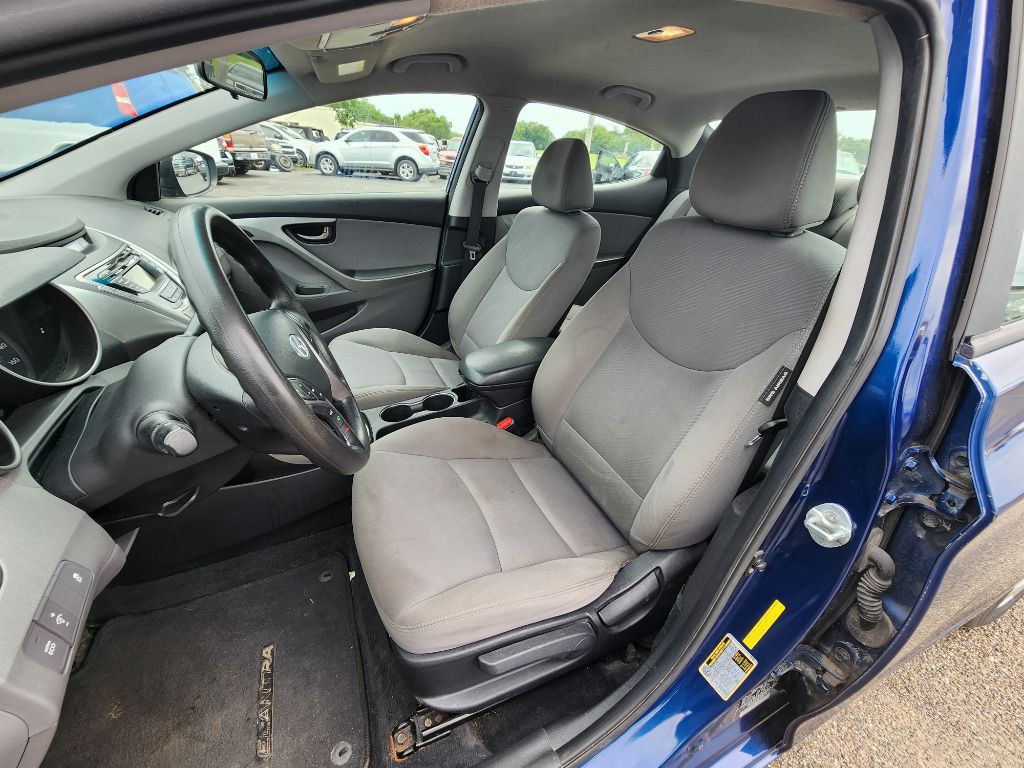 2013 Hyundai Elantra Image 14