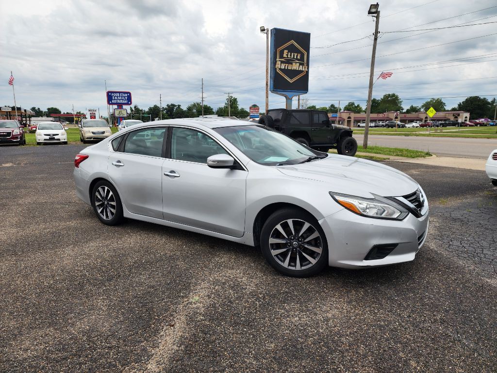 2017 Nissan Altima Image 2