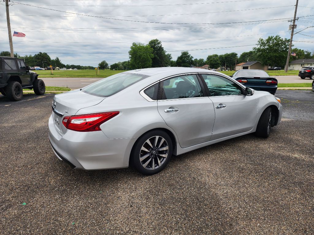 2017 Nissan Altima Image 3
