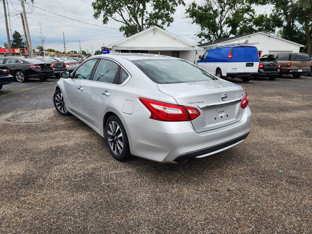 2017 Nissan Altima Image 7