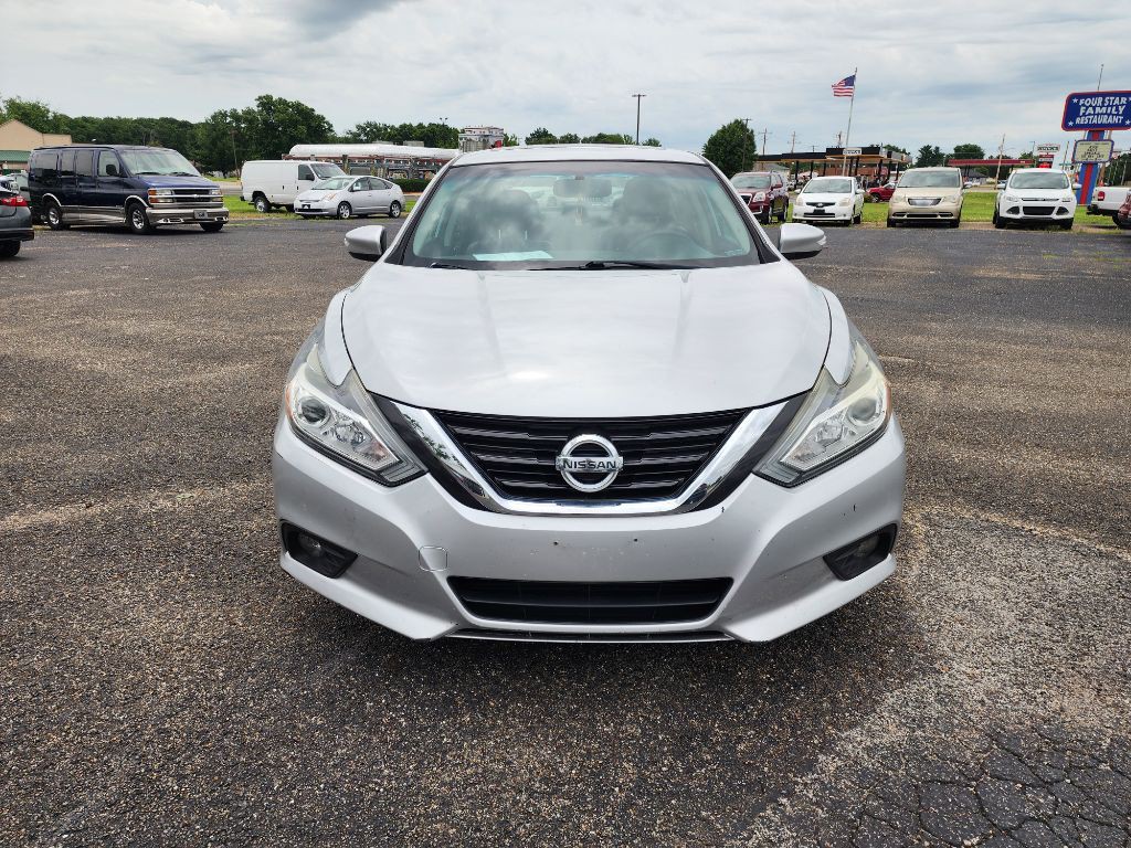 2017 Nissan Altima Image 11