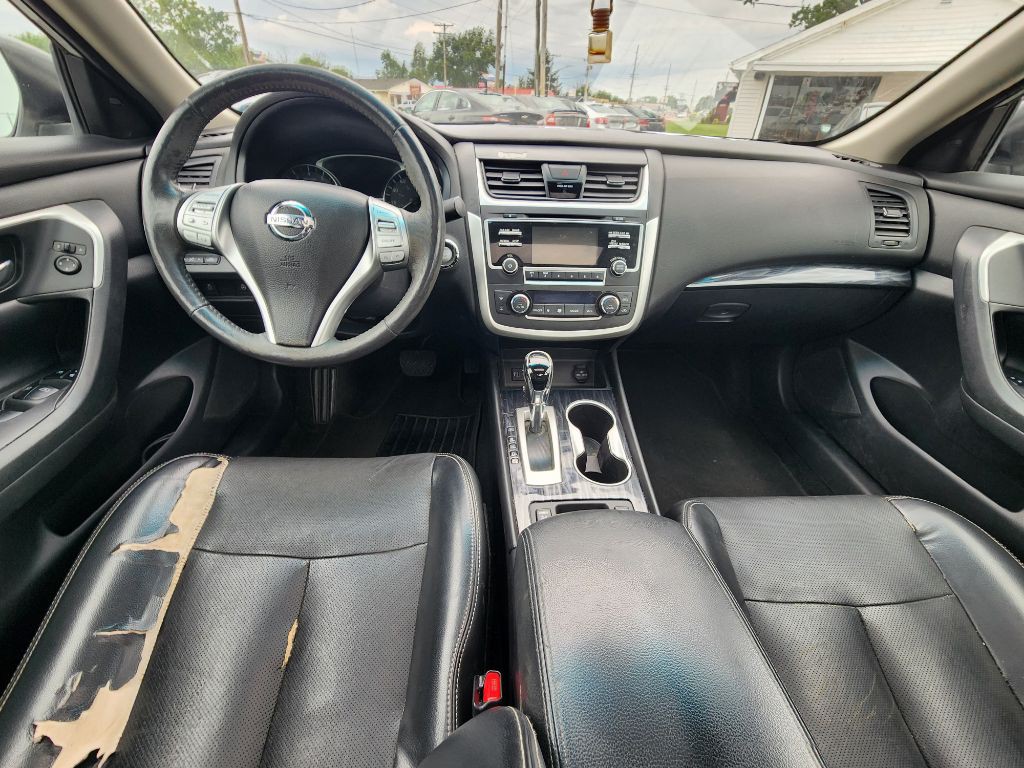2017 Nissan Altima Image 13