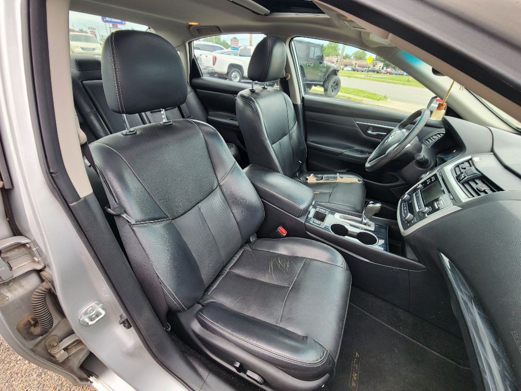 2017 Nissan Altima Image 17