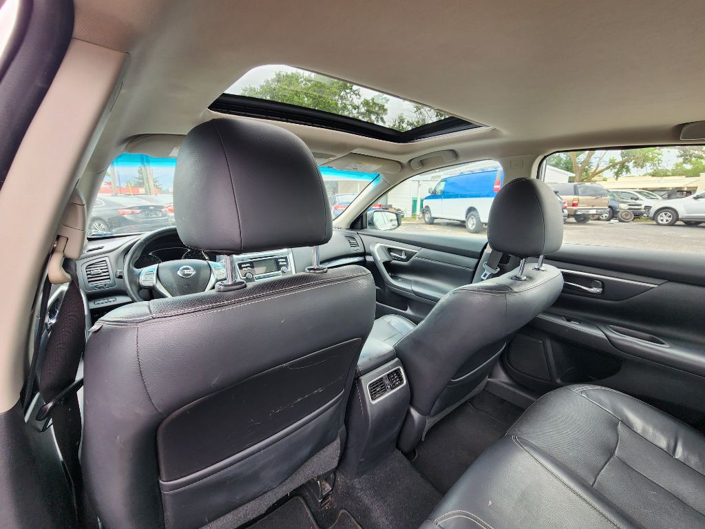 2017 Nissan Altima Image 18