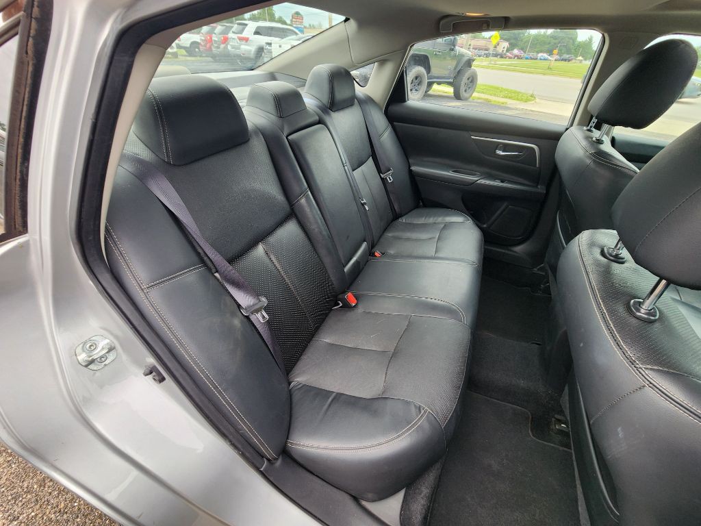 2017 Nissan Altima Image 20