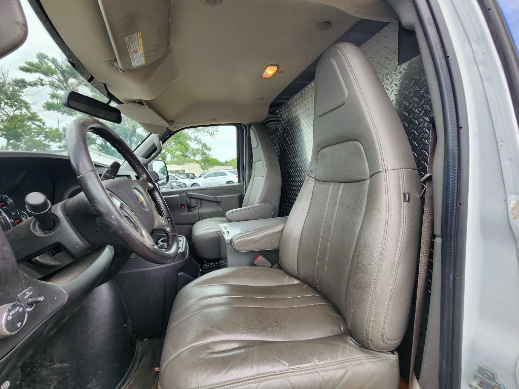 2019 Chevrolet Express Image 15