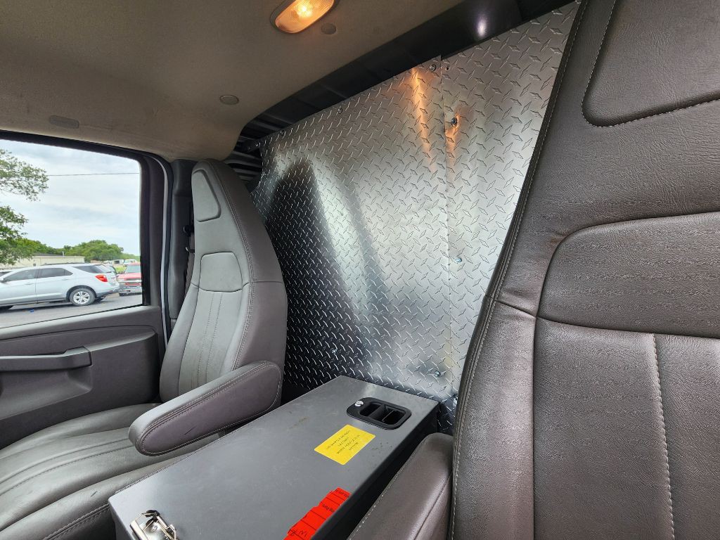 2019 Chevrolet Express Image 16