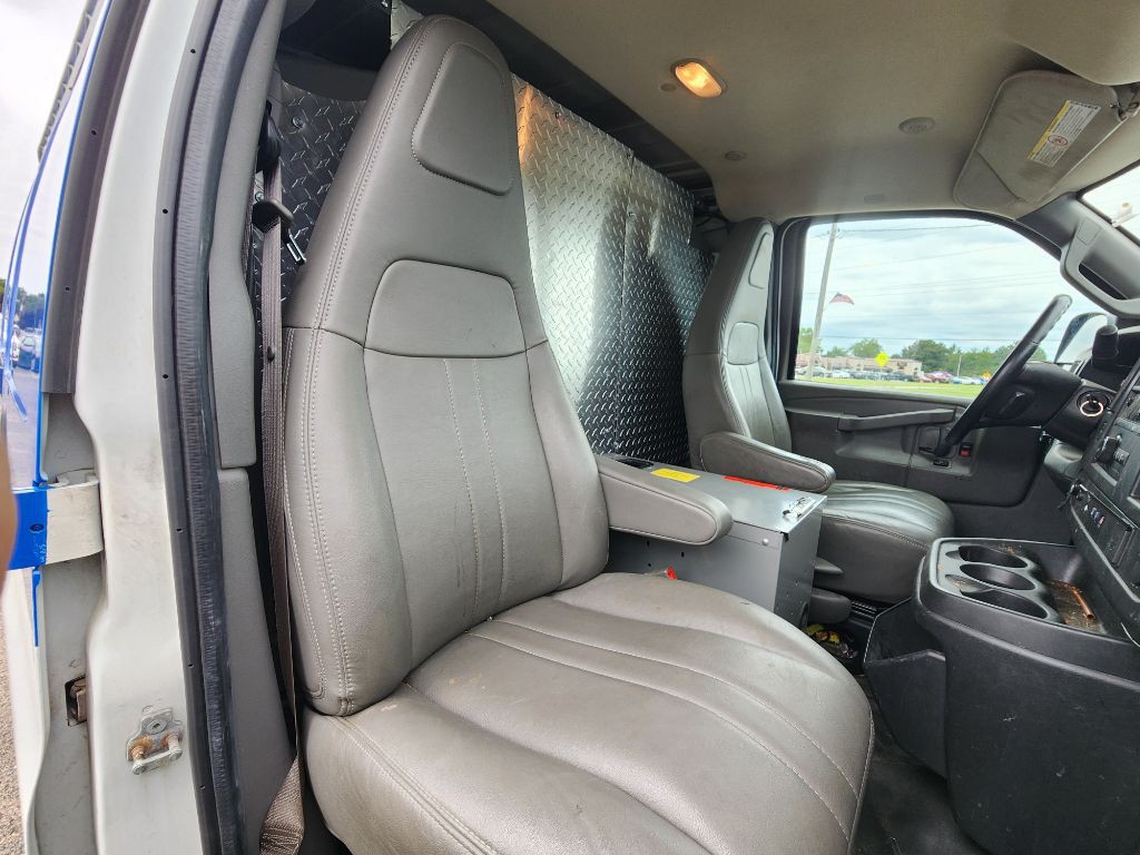2019 Chevrolet Express Image 17