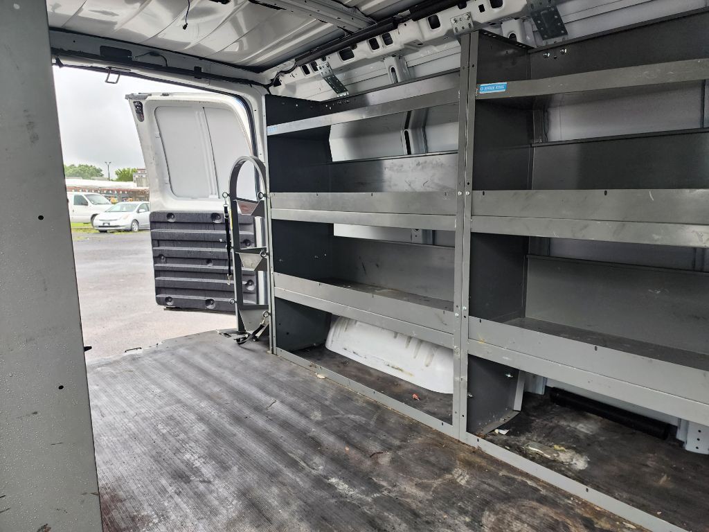 2019 Chevrolet Express Image 18