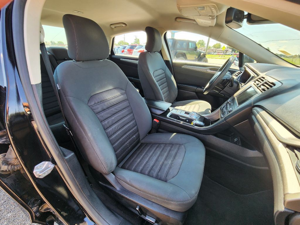 2019 Ford Fusion Image 16