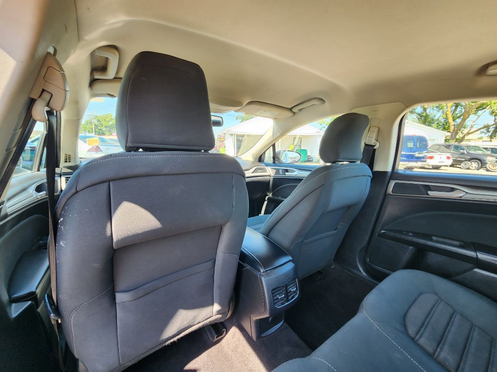 2019 Ford Fusion Image 18