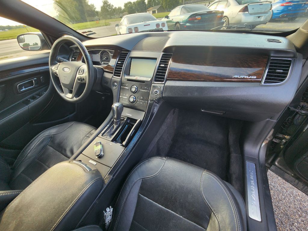 2015 Ford Taurus Image 16