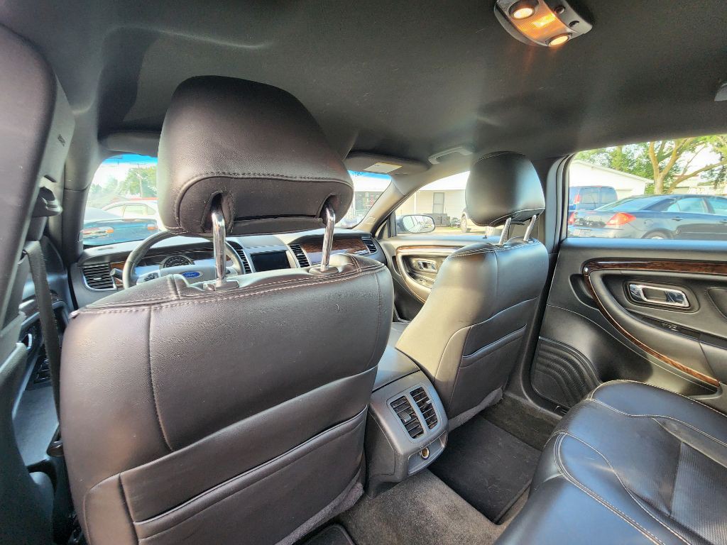 2015 Ford Taurus Image 18