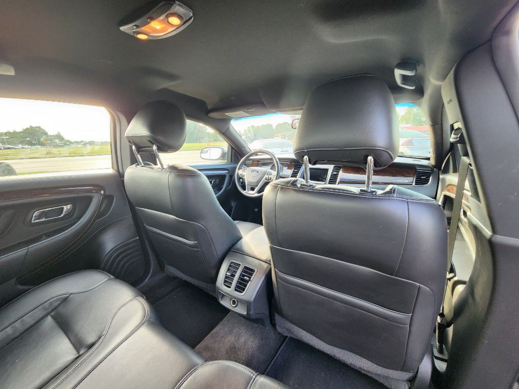 2015 Ford Taurus Image 20